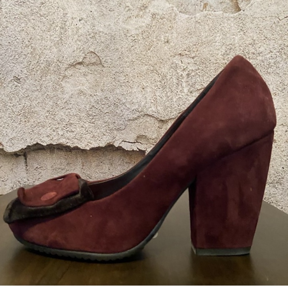 Tosca Blu Maroon Suede Heels